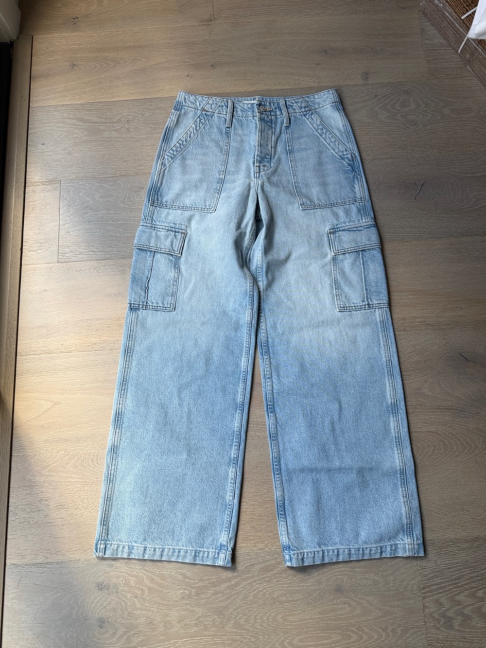 MOTHER Light Blue Wide-Leg Cargo Jeans - Picture 4 of 7